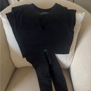 Set Active V-Neck Crop Top and Leggings Set